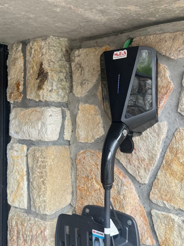 Borne de recharge Easee 22 kW installée à Stavelot par MBS Solution